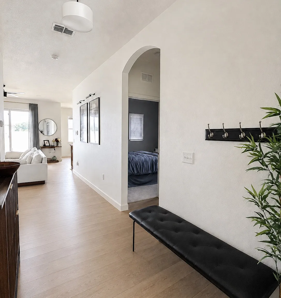 3 bed, 1356 sqft, $2,500 — Photo 3