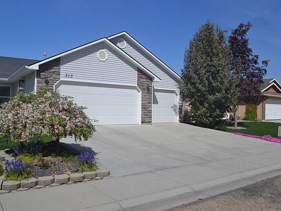 2nd image of 213 Pietra Way