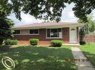 29606 Sutherland Dr, Warren, MI