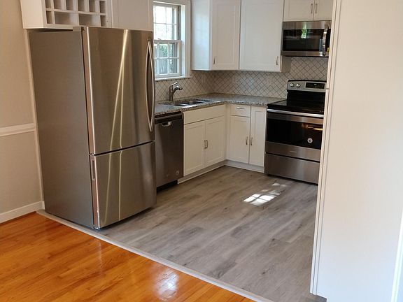 4th image of 8633 Oakcroft Dr