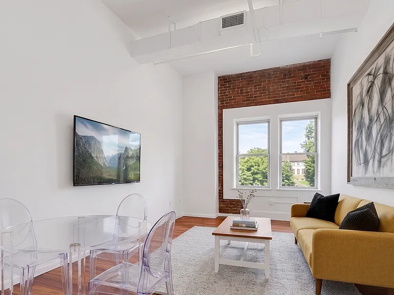 850 Grand Ave #204 — Photo 1