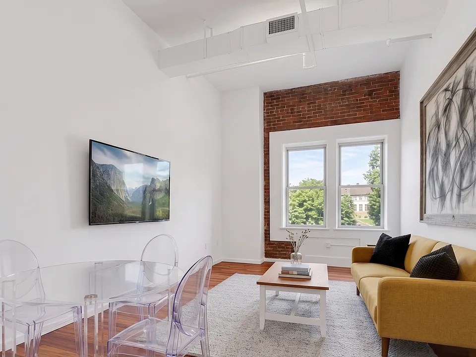 850 Grand Ave #204