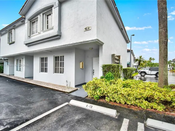8210 NW 10th St APT 14, Miami, FL 33126