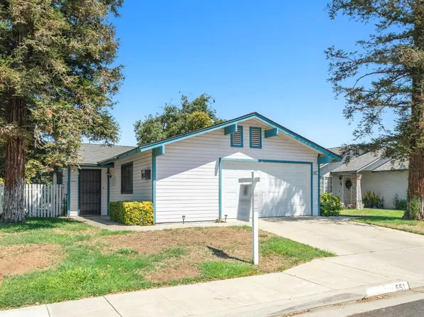 551 W Pat Dr, Clovis, CA 93612