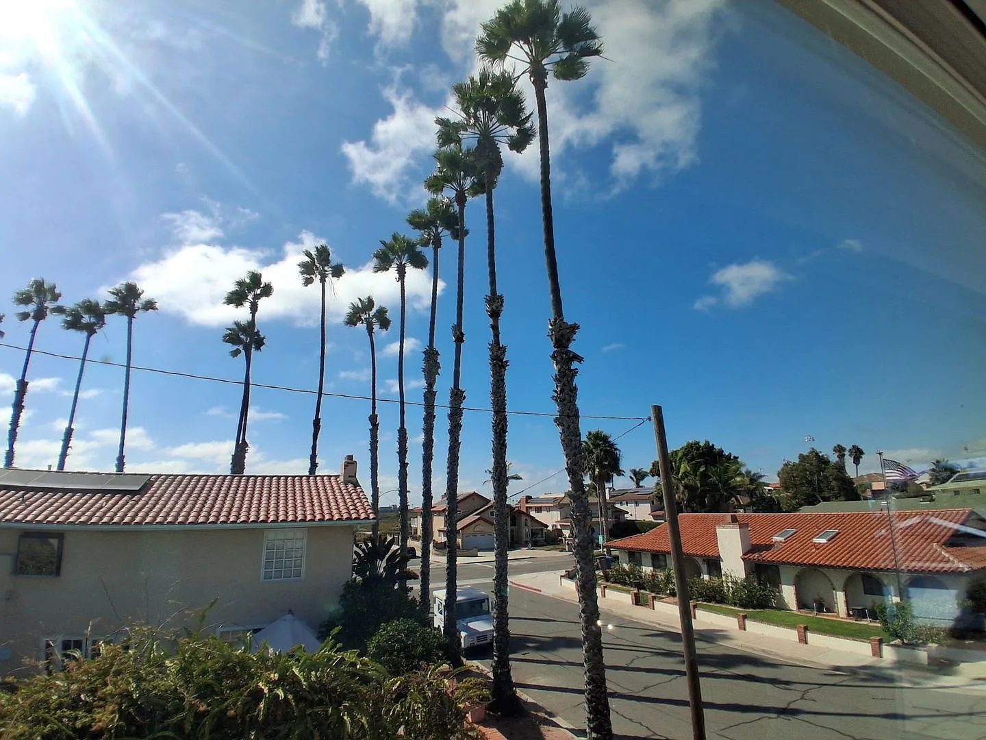 Large 1 bedroom with Garage — Photo 3