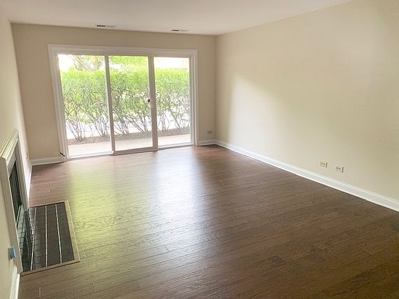 4th image of 901 Hinman Ave APT 1A