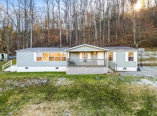 619 Washington Hill Rd, Hurricane, WV 25526