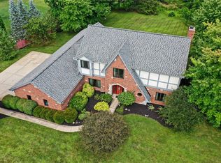 9570 Meadow Woods Ln, Dayton, OH 45458