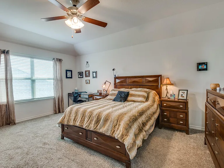 2152 Miramar Dr — Photo 13