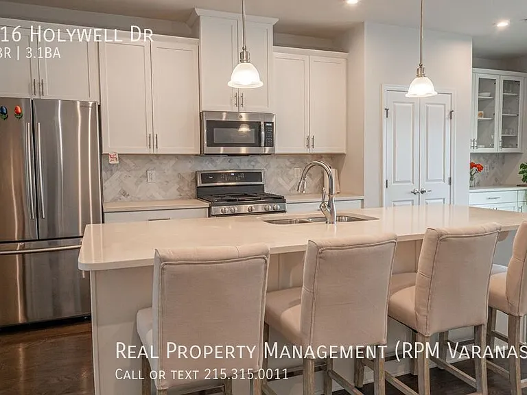 516 Holywell Dr — Photo 3