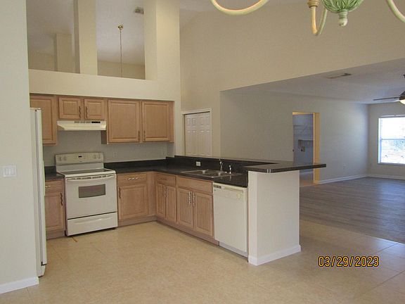 5th image of 356 SW Paar Dr