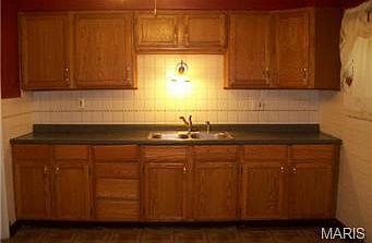 5th image of 10032 Grosvenor Dr