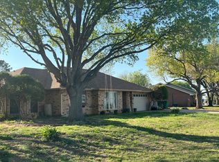 410 Shore Line Dr, Wichita Falls, TX 76308