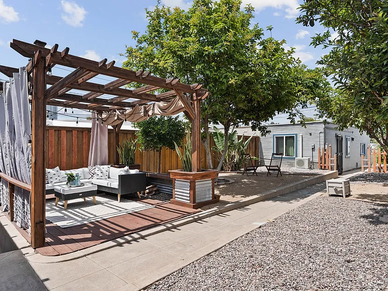 1736 Kearney Ave — Photo 25