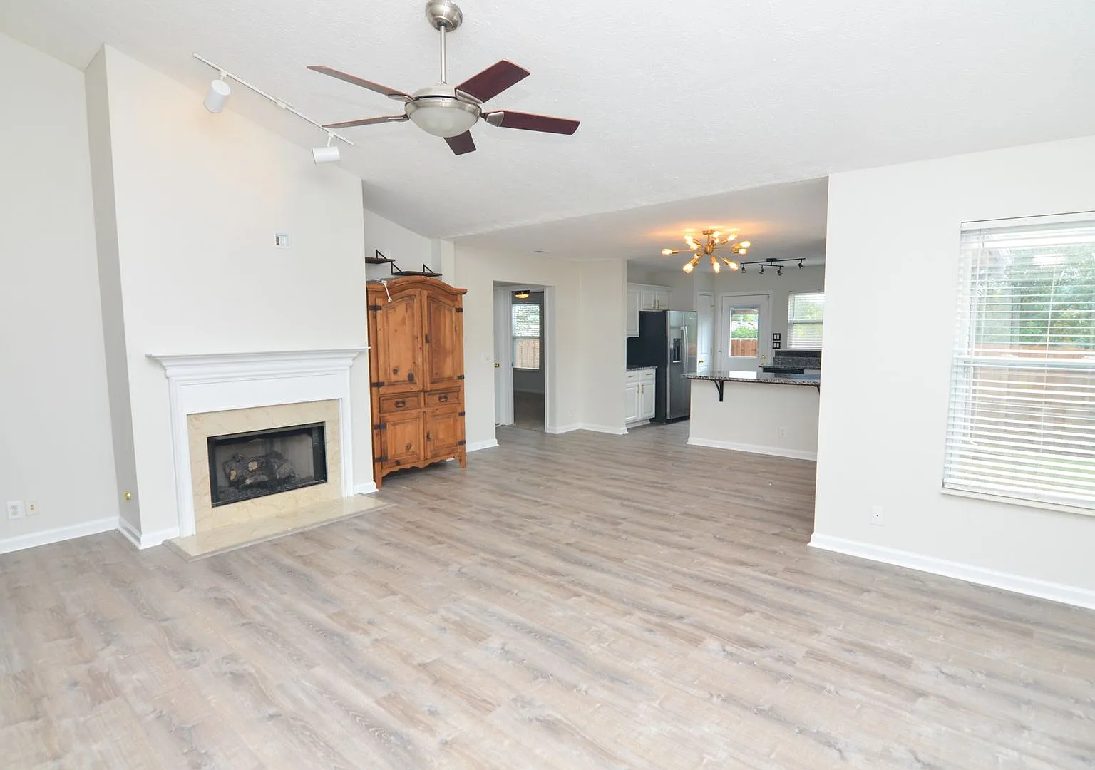3637 Crossbrooke Dr. — Photo 2