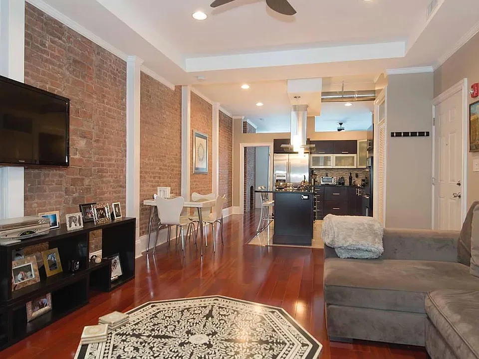 Open living/kitchen with breakfast bar