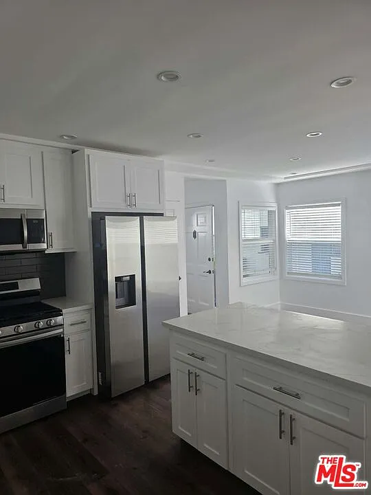 3 bed, 2.0 bath, $3,990 — Photo 2