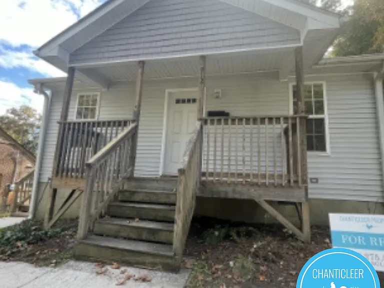 912 Dayton St — Photo 4