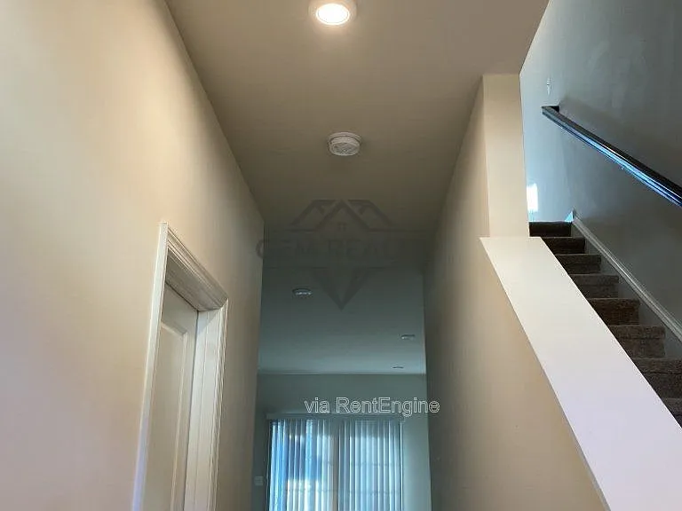 531 View Point Way — Photo 43