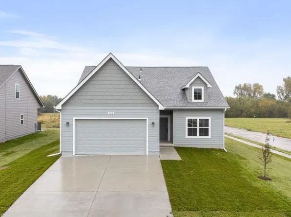 922 Arlene Cir, Papillion, NE 68046