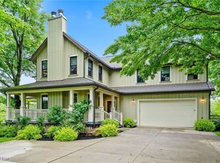 1238 Ridge Rd, Hinckley, OH 44233