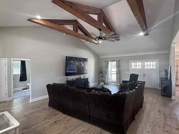 5th image of 520 Cloverleaf Cir