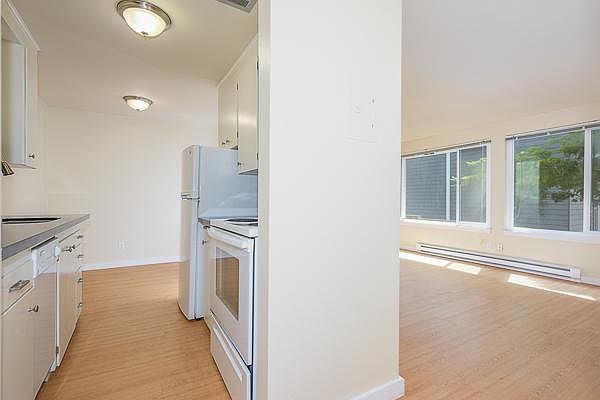 1st image of 1718 14th Ave APT 203