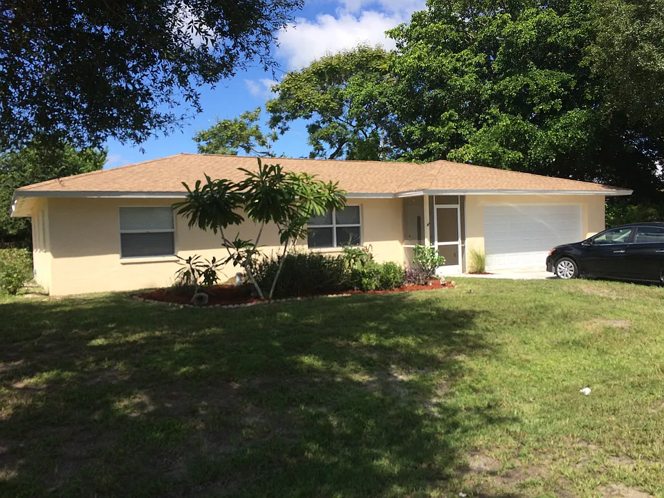 18024 Doral Dr