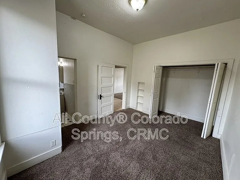 219 N 1st St — Photo 8