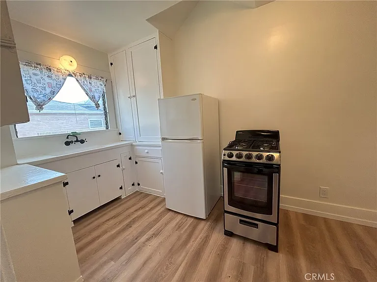 1839 S Curtis Ave — Photo 7