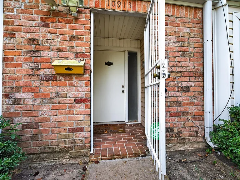10913 Bexley Dr #913 — Photo 5