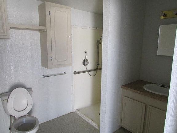Cabin Bathroom 2