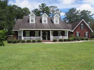 1110 Riverdale Dr, Waycross, GA 31503