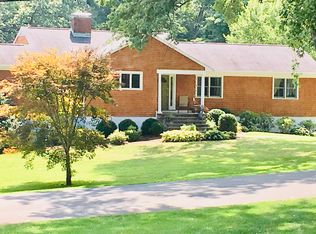 21 Stonehedge Dr S, Greenwich, CT 06831