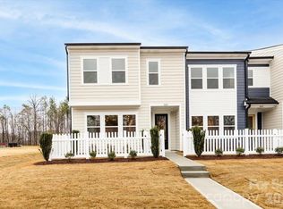 8434 Discovery Ln, Charlotte, NC 28216