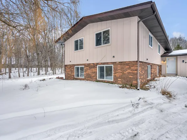 831 Opal Dr, Valparaiso, IN 46383