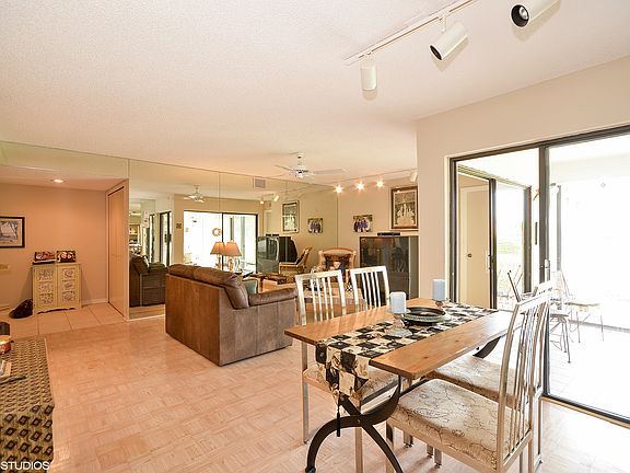 5th image of 5823 Parkwalk Dr