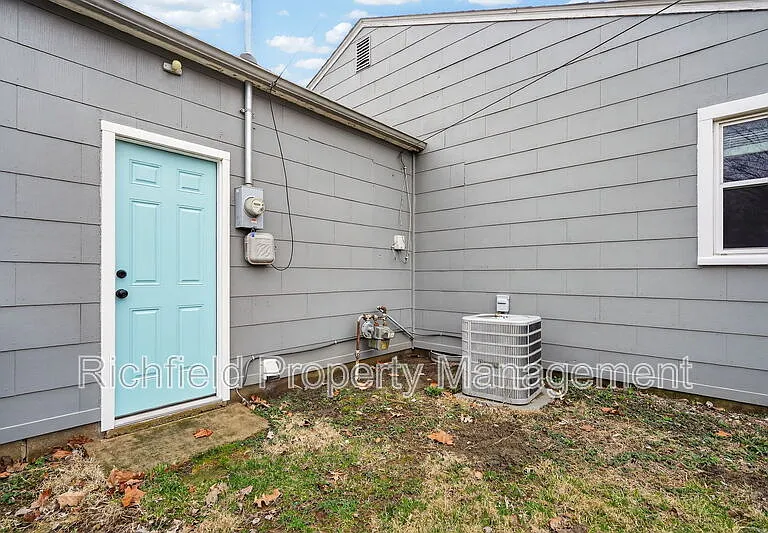 1260 Lincoln Dr — Photo 26
