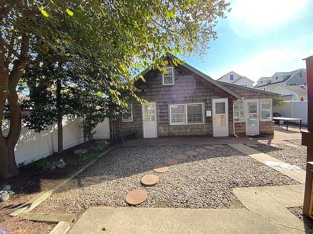 Cottage front
