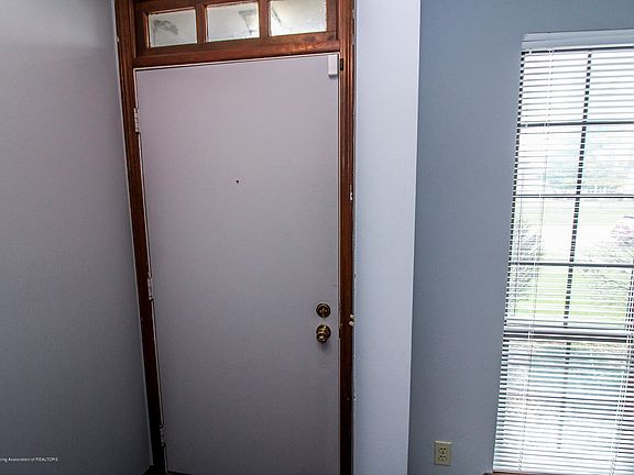 5th image of 130 Park Meadows Dr