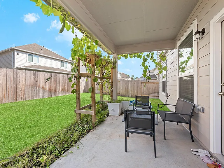 22126 Regal Heights Ln — Photo 34