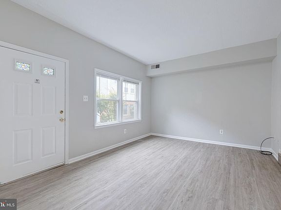 2nd image of 98 N Bedford St #A