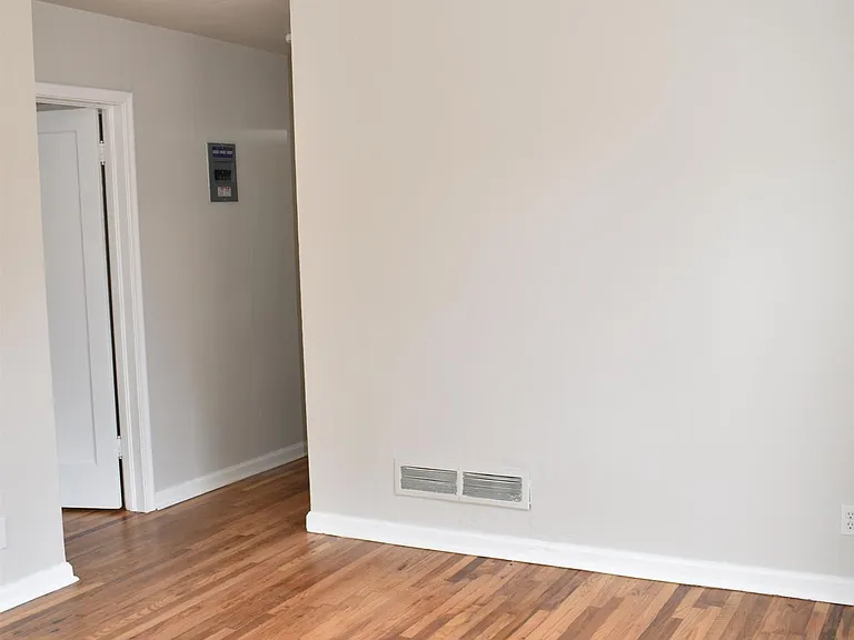 64 N I St #6 — Photo 5