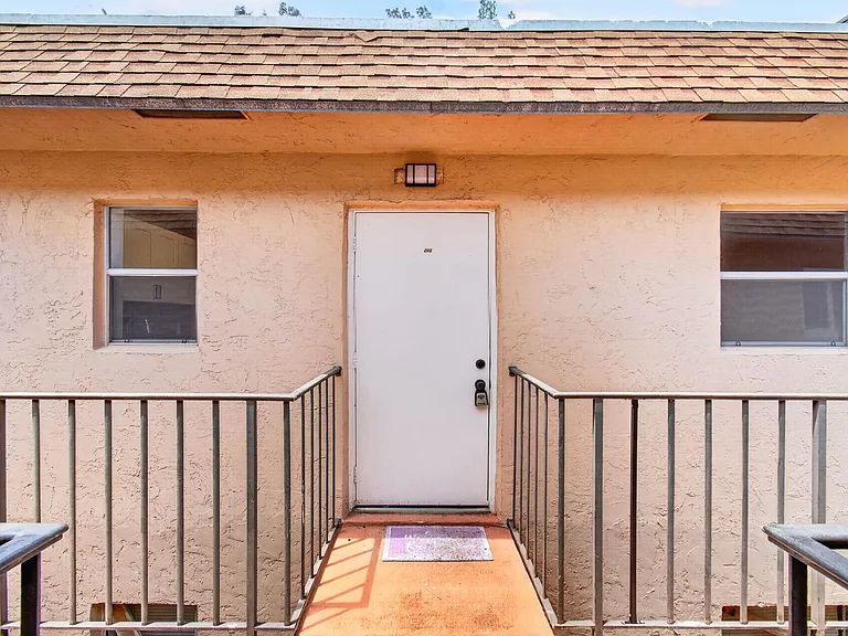 450 SW 2nd Ave #205 — Photo 34