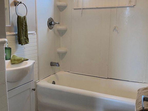 5th image of 1217 Colonial Ave APT B6