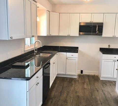 3rd image of 428 Harriet Ave