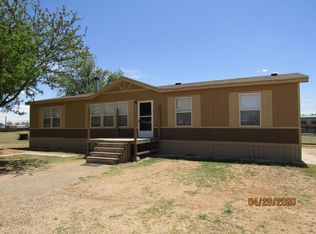 205 W 2nd St, Sundown, TX 79372