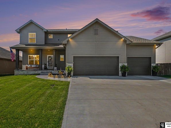 13710 S 54th St, Papillion, NE 68133
