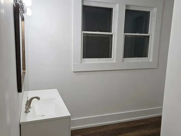 214 S Huntington St — Photo 8