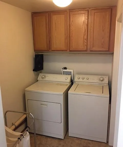 Utility room with washer & dryer